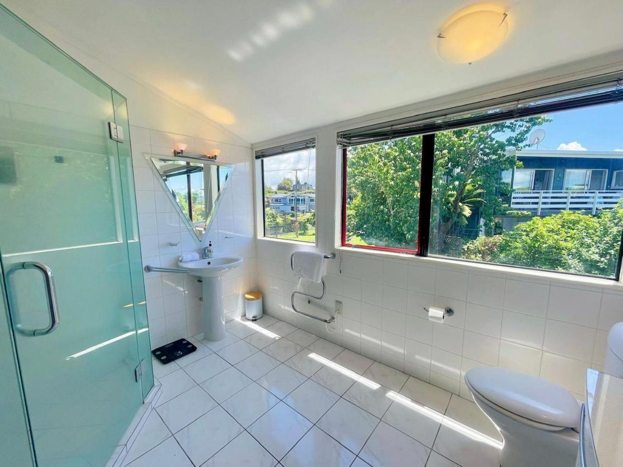 Premium Lake View Home Rotorua Extérieur photo